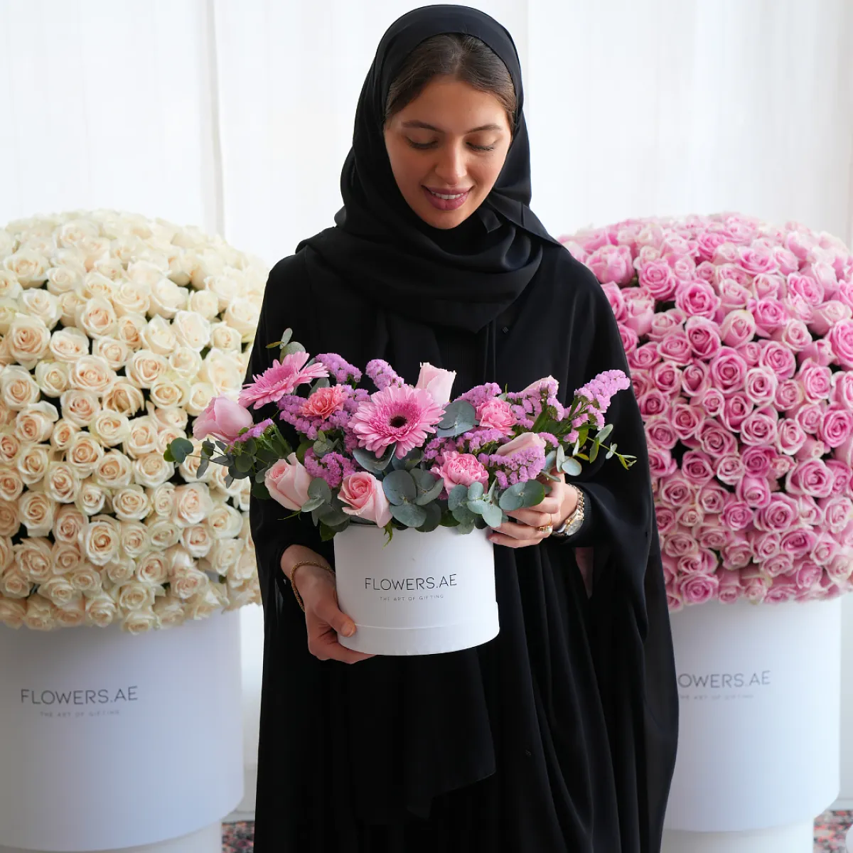 باقات من الأزهار لمناسبة يوم المرأة الإماراتية 