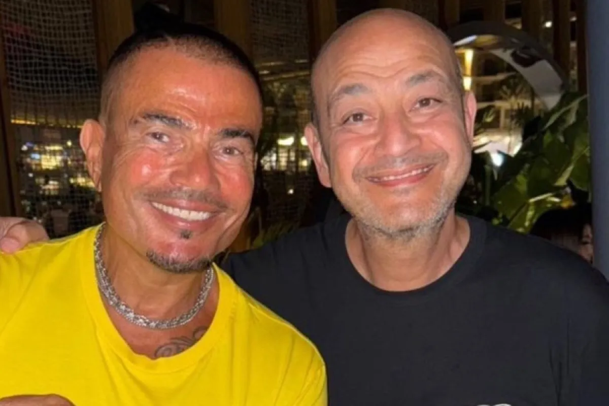 الإعلامي عمرو أديب مع الهضبة عمرو دياب - الصورة من حساب عمرو أديب على إكس