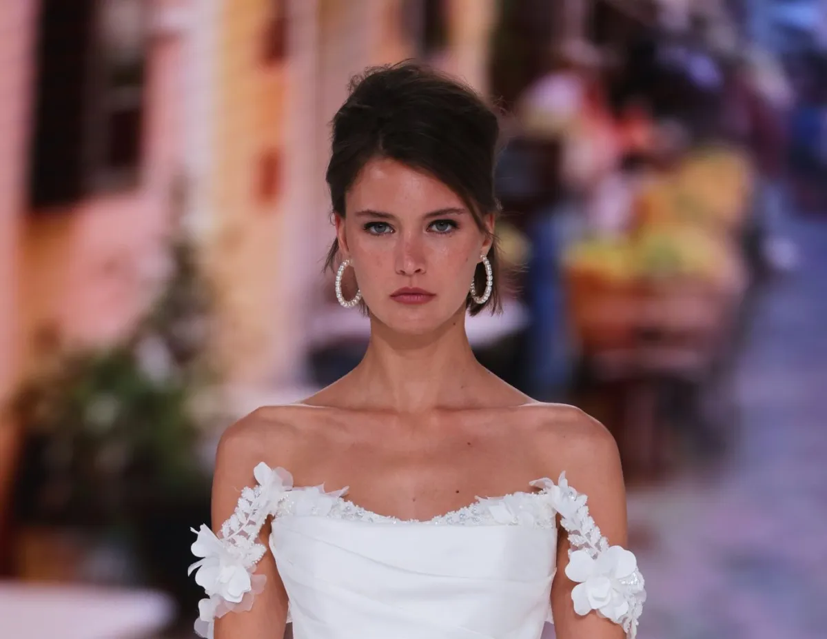 تطبيق المكياج المناسب للعروس في البيت