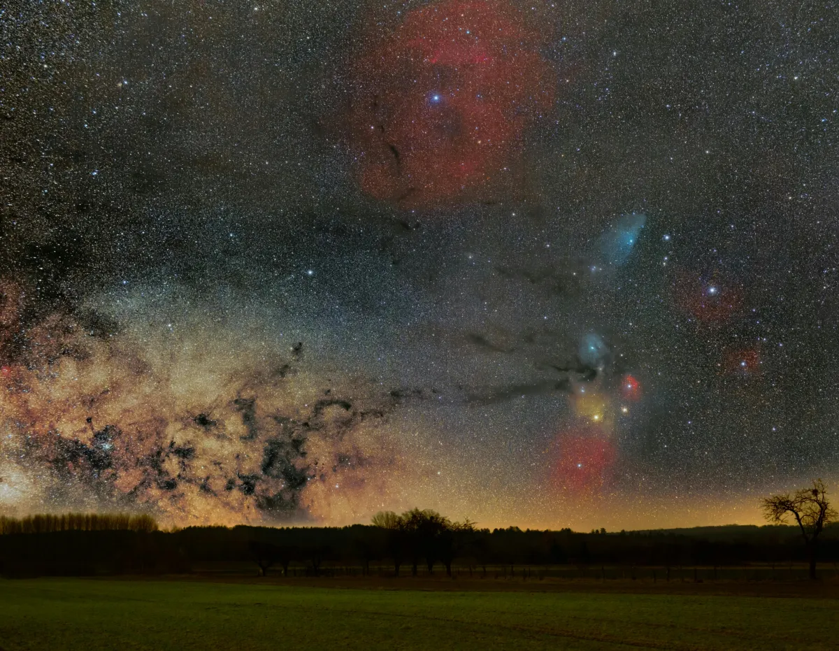 إشارة خافتة تحل لغز ظهور النجوم الأولى - الصورة من pexels by adam krypel