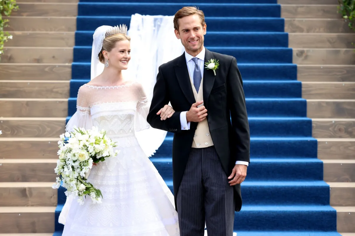 الأميرة ماري كارولين من ليختنشتاين والسيد ليوبولدو مادورو فولمر في كاتدرائية القديس فلورين في فادوز، ليختنشتاين (Princess Marie Caroline of Liechtenstein and Mr. Leopoldo Maduro Vollmer at Cathedral of St. Florin in Vaduz, Liechtenstein). مصدر الصورة: Gerald Matzka/Getty Images