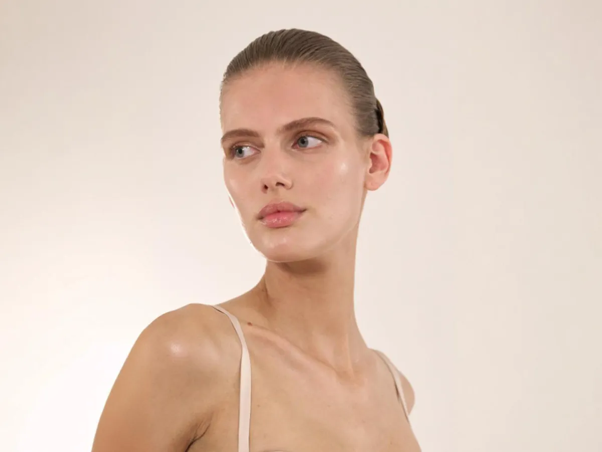 أفضل روتين طبيعي لتفتيح البشرة بطرق آمنة