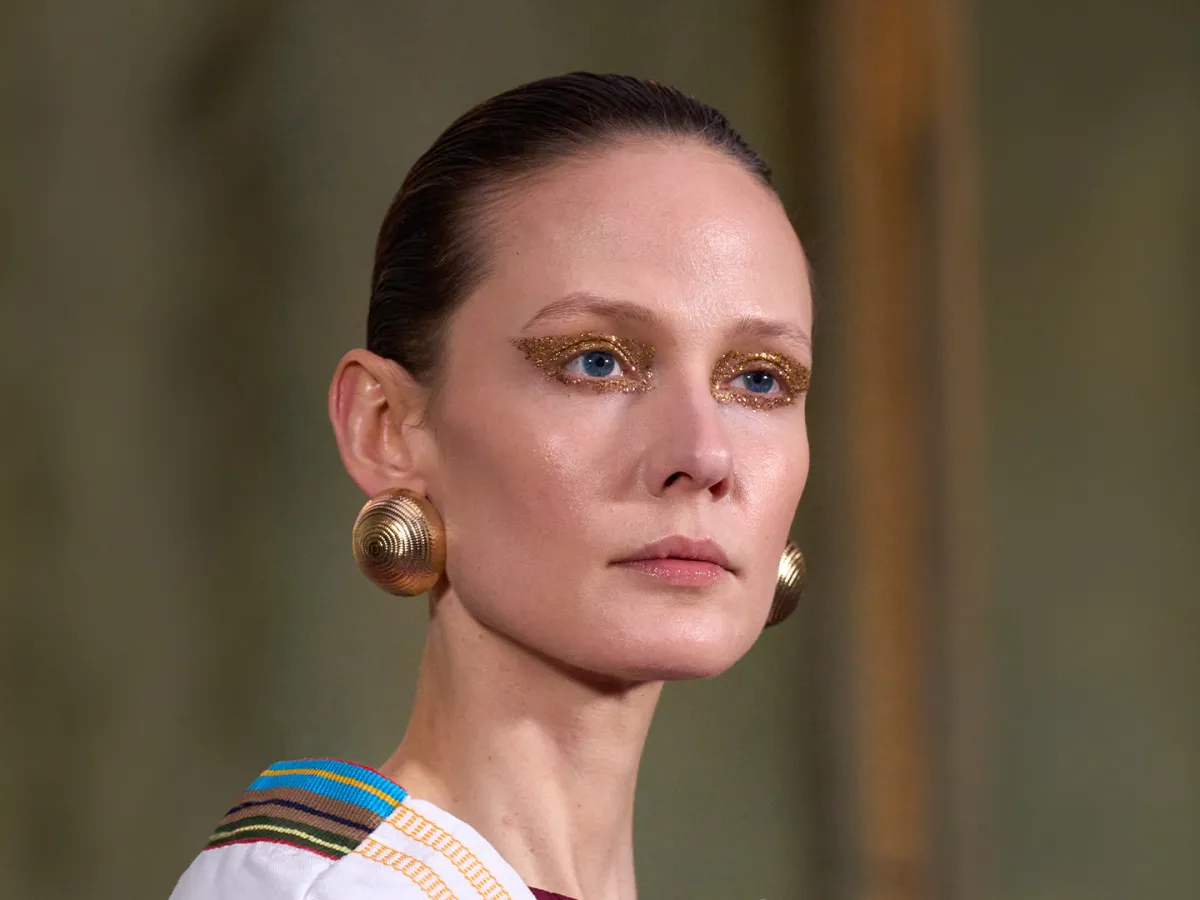 صيحات مكياج ذهبي