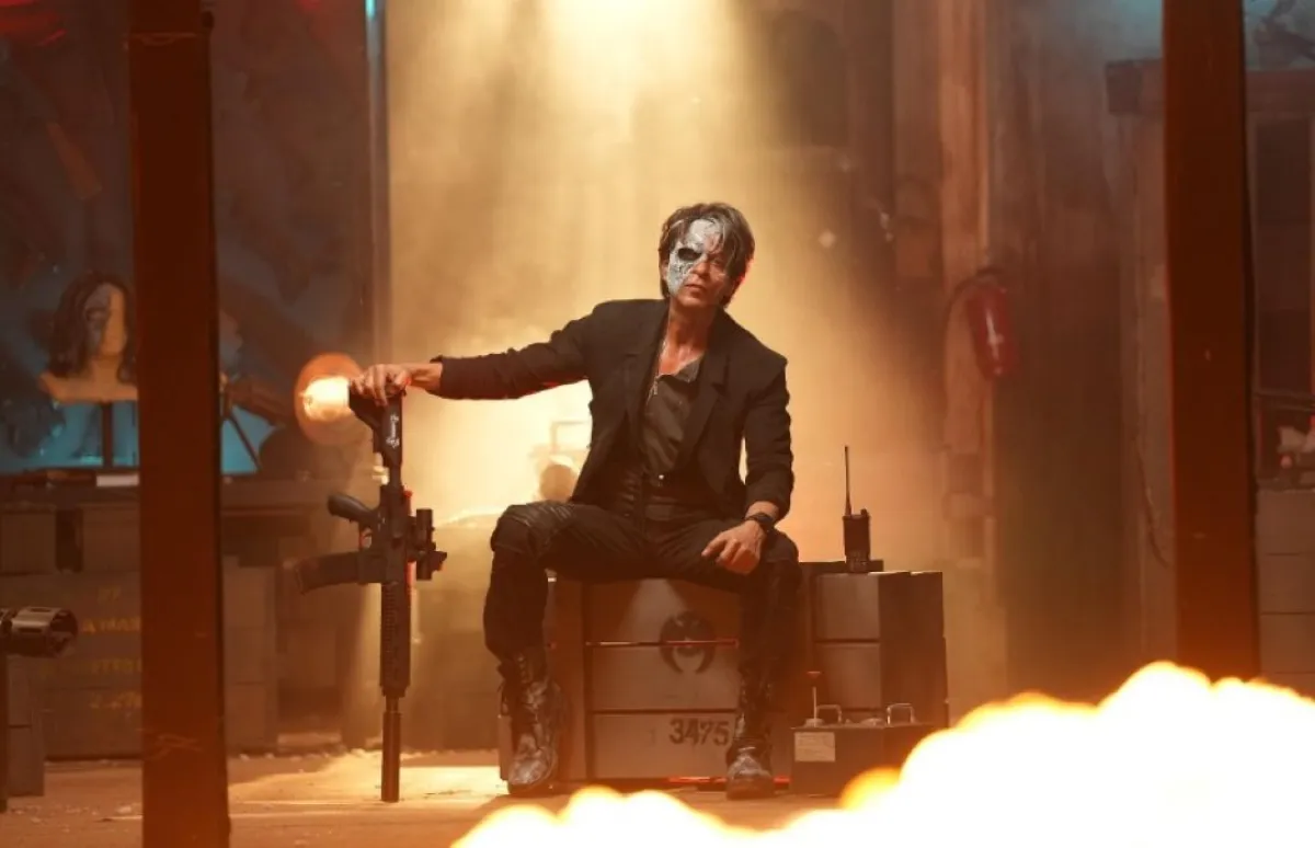 شاروخان من فيلم Jawan - الصورة من موقع موسوعة الأفلام العالمية IMDB