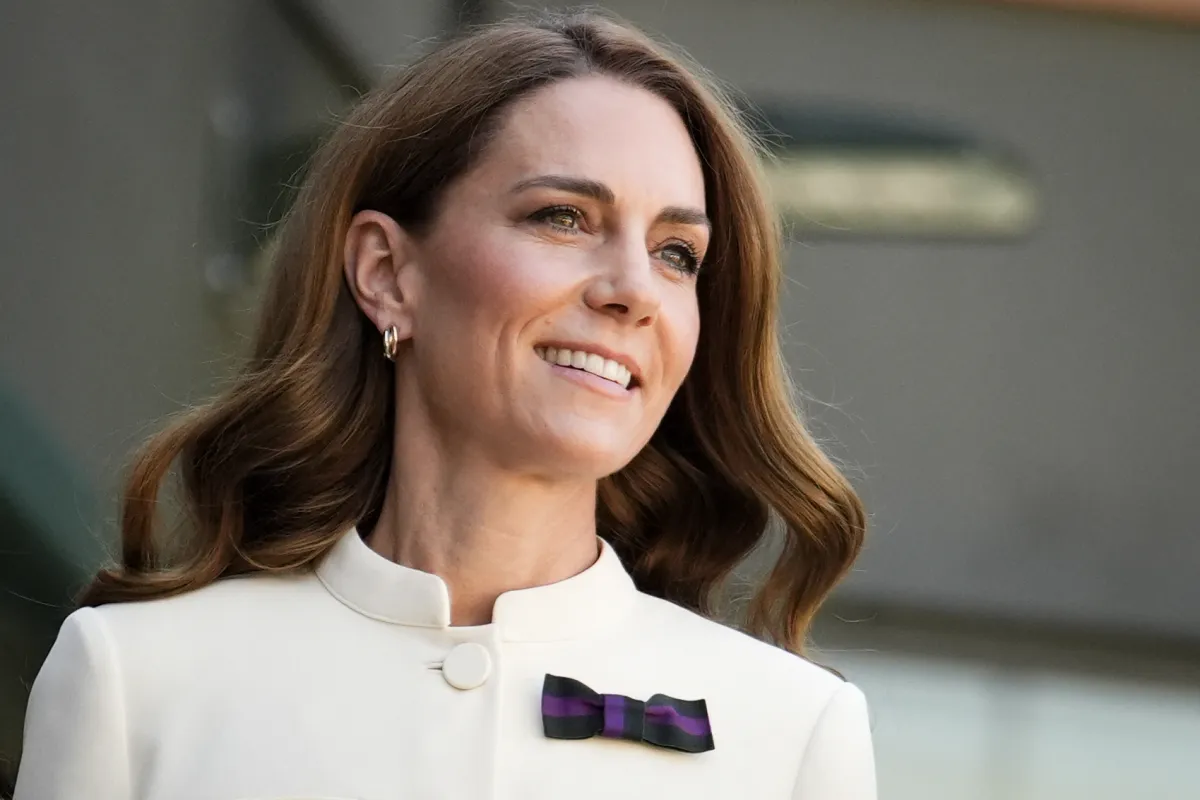 كاثرين (كيت ميدلتون) أميرة ويلز في منافسات فردي السيدات في بطولة ويمبلدون 2025 (Princess of wales at the women's singles of the 2025 Wimbledon Championships ). مصدر الصورة: Jordan Pettitt / POOL / AFP