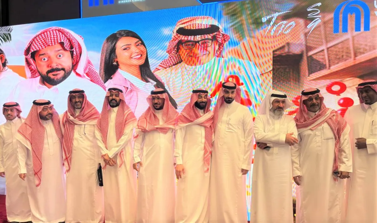 سعيد صالح وفريق عمل قشموع وجانب من الحضور- الصورة  خاصة بسيدتي من تصوير زكية البلوشي