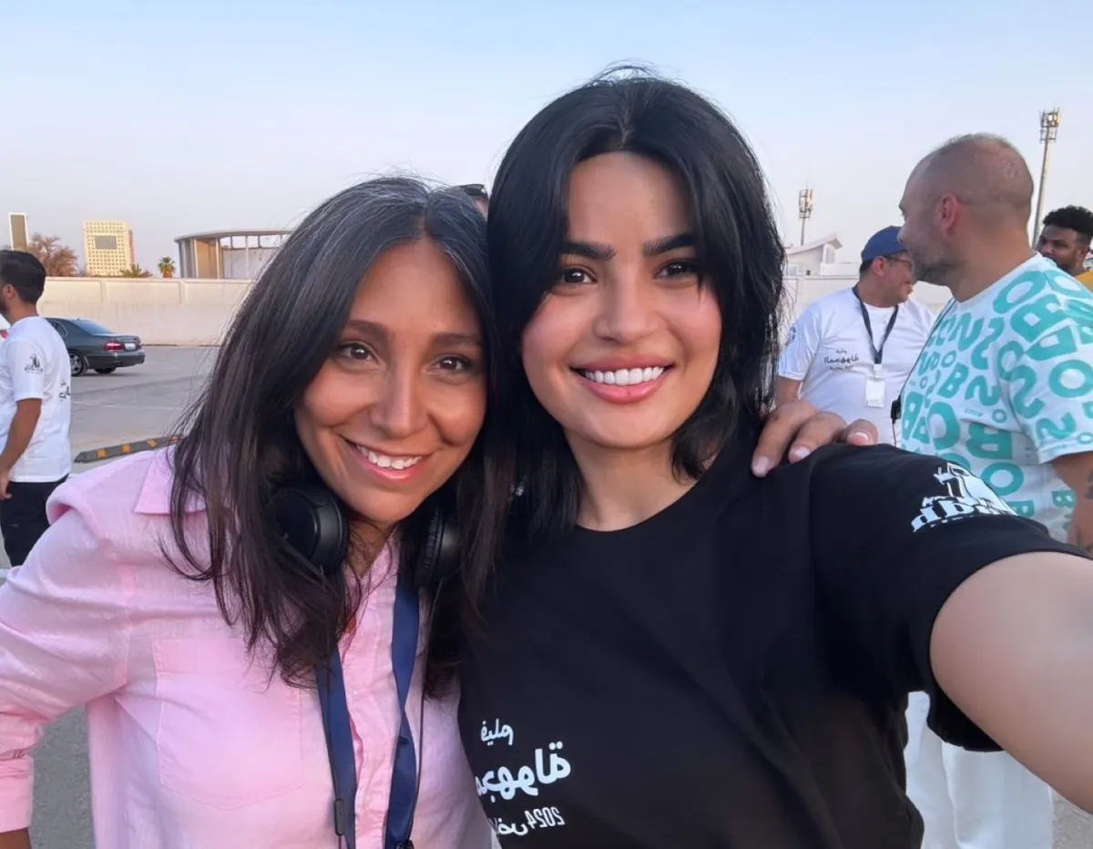 ميلا الزهراني وهيفاء المنصور في كواليس فيلم المجهولة -الصورة من صفحة ميلا على منصة إكس