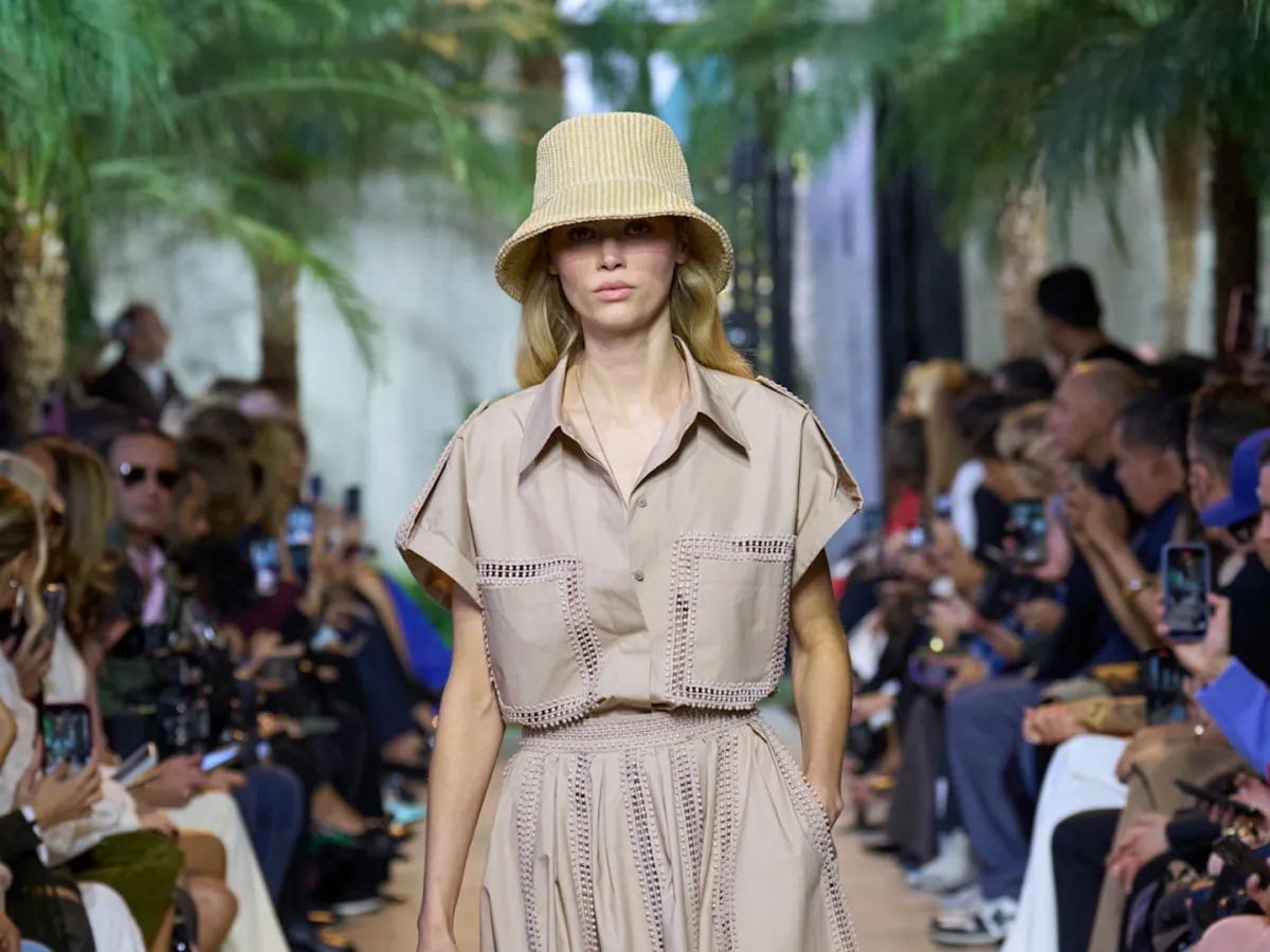 قميص من إيلي صعب Elie Saab - الصورة من Launchmetrics/Spotlight ©