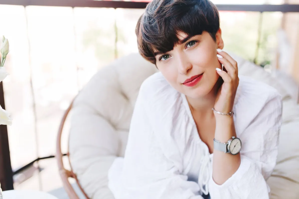 الساعات تحتاج إلى الكثير من العناية (مصدر الصورة: designed by freepik)