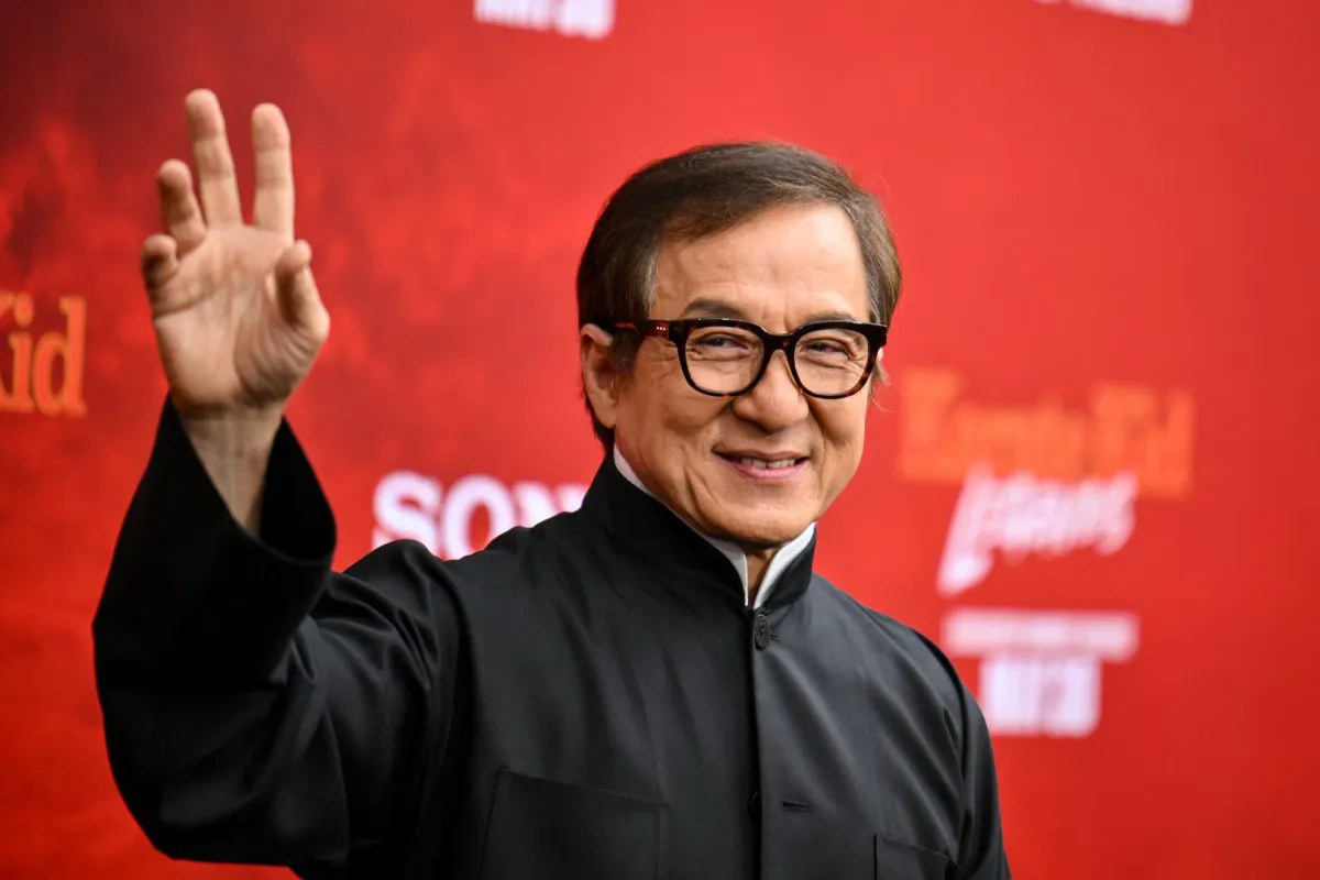 جاكي شان في مسرح SVA في نيويورك (Jackie Chan at SVA Theatre in New York). مصدر الصورة: ANGELA WEISS / AFP