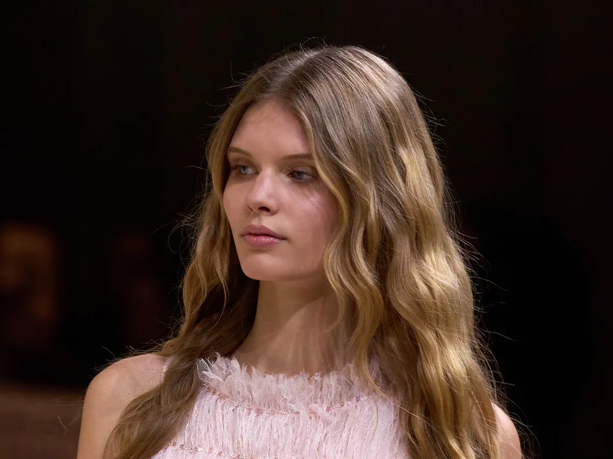  أسباب تسارُع ظهور الشعر الأبيض في الصيف وكيفية الوقاية منه بخطوات بسيطة