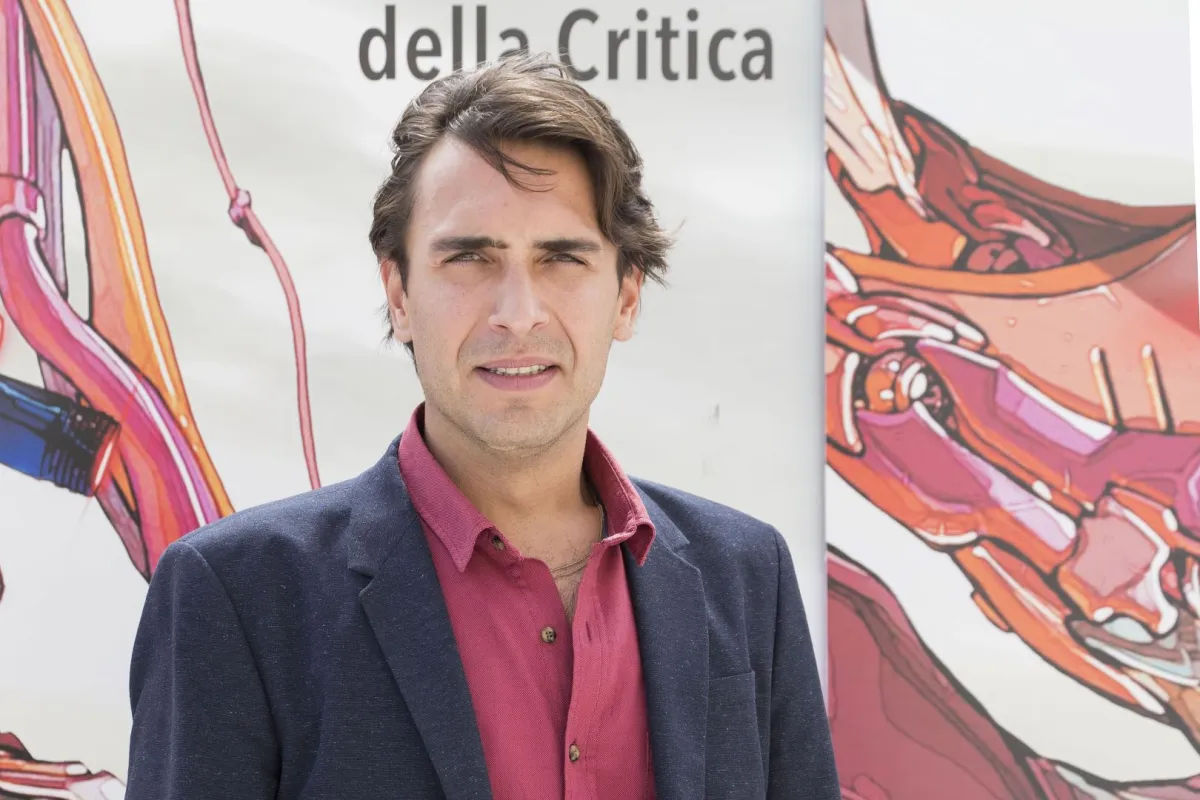 أولاس تونا أستيبي خلال مهرجان فينيسيا السينمائي الدولي الرابع والسبعين في قصر كازينو في ليدو في فينيسيا إيطاليا (Ulas Tuna Astepe during 74th Venice International Film Festival at Palazzo del Casino in Lido of Venice, Italy). مصدر الصورة: Primo Barol/Anadolu Agency/Getty Images