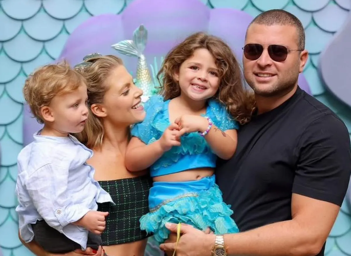 إيلي صعب جونيور وزوجته كريستينا صعب وولداهما صوفيا وإيلي صعب- الصورة من حساب كريستينا على إنستغرام