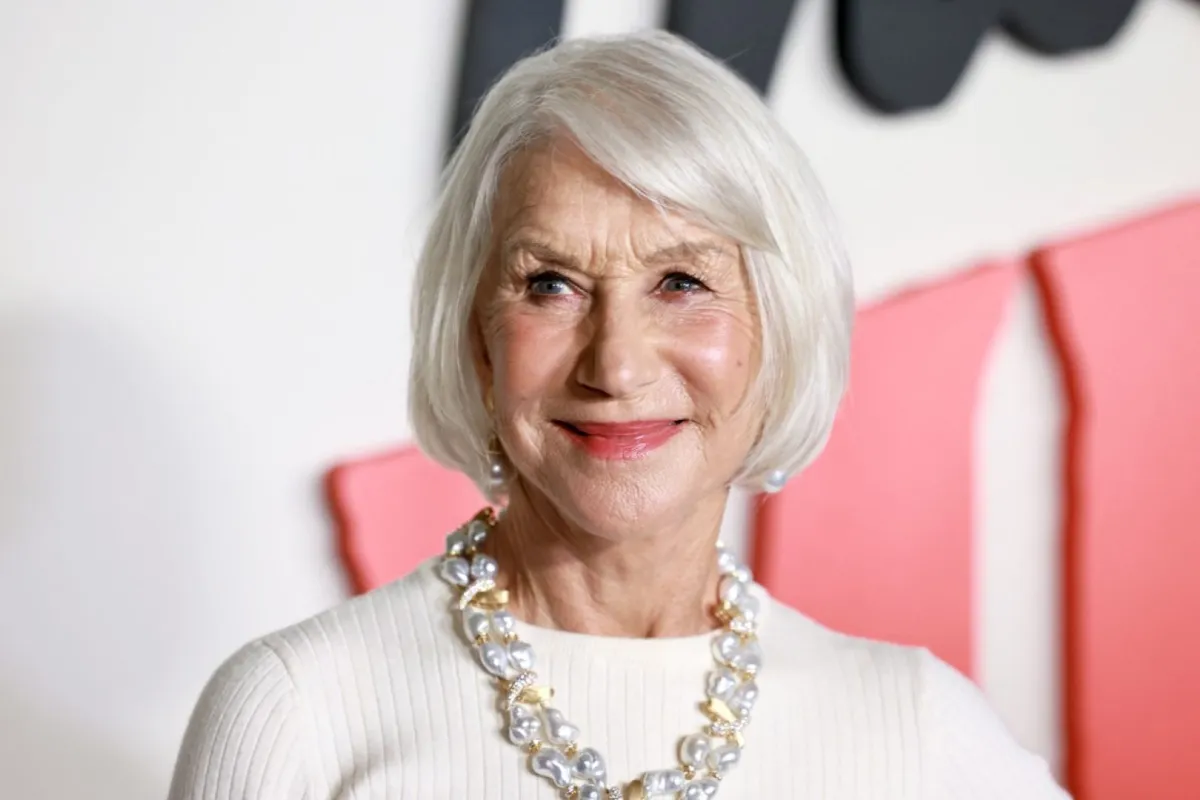 هيلين ميرين في فندق بلازا بمدينة نيويورك (Helen Mirren at The Plaza Hotel in New York City). مصدر الصورة: Theo Wargo/Getty Images/AFP