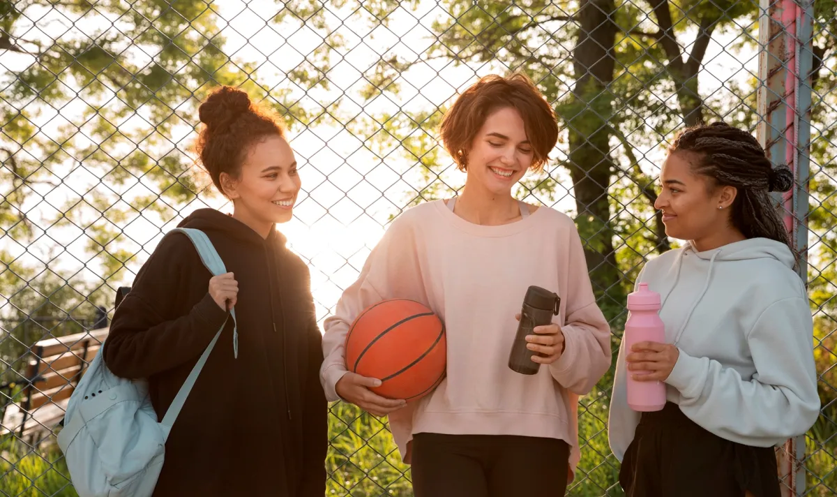أنشطة رياضية ممتعة للشباب داخل وخارج الجامعة -Image By Freepik