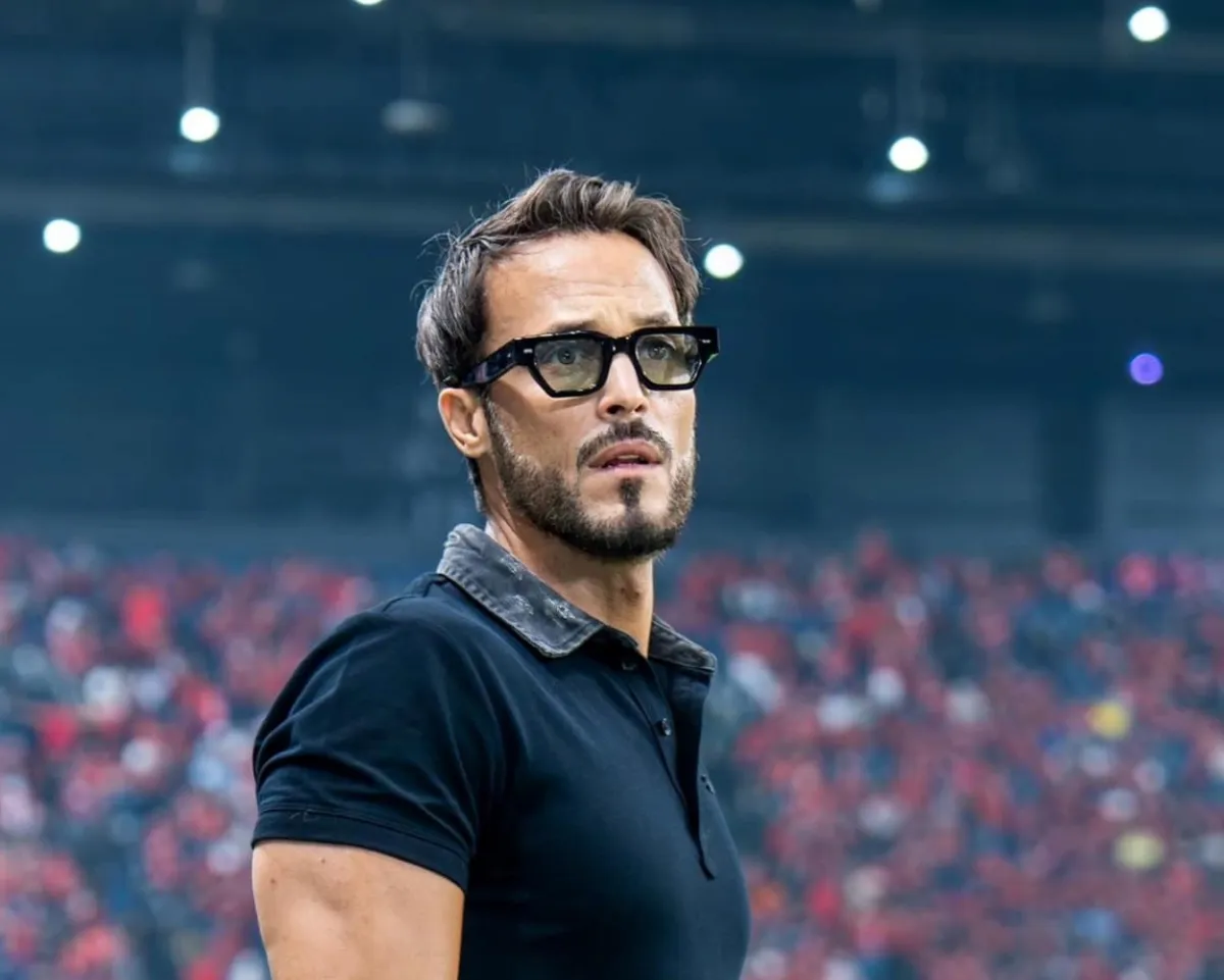 يوسف الشريف- الصورة من مكتب الفنان الصحفي