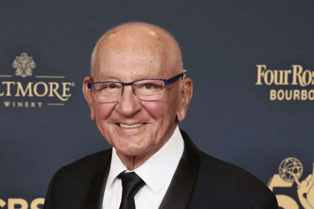 فرانك كابريو في حفل توزيع جوائز إيمي السنوي الحادي والخمسين( Frank Caprio at the 51st Annual Primetime Emmy Awards ). مصدر الصورة:Rodin Eckenroth / GETTY IMAGES NORTH AMERICA / Getty Images via AFP