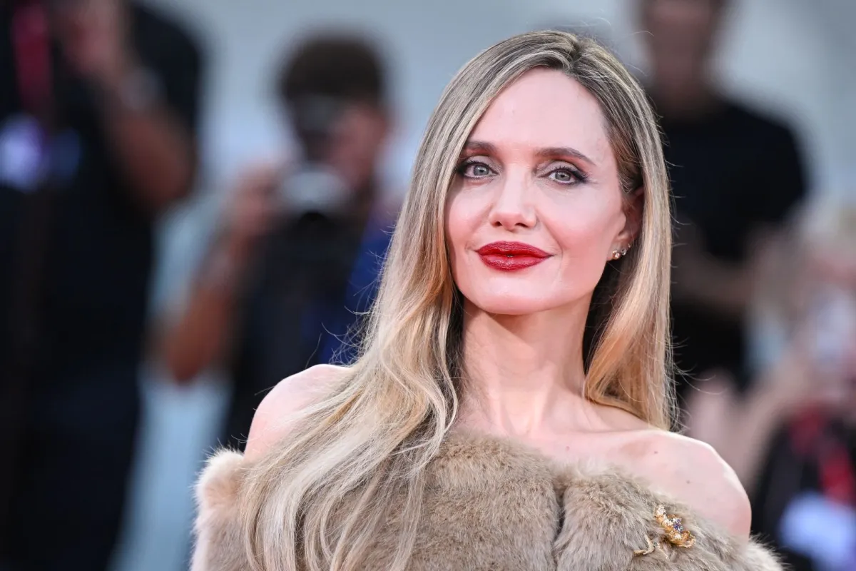 أبرز صيحات المكياج من السجادة الحمراء في مهرجان فينيسيا 2024