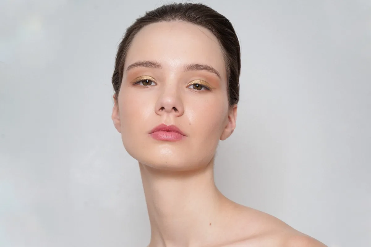 فوائد قشرة الكيوي للبشرة