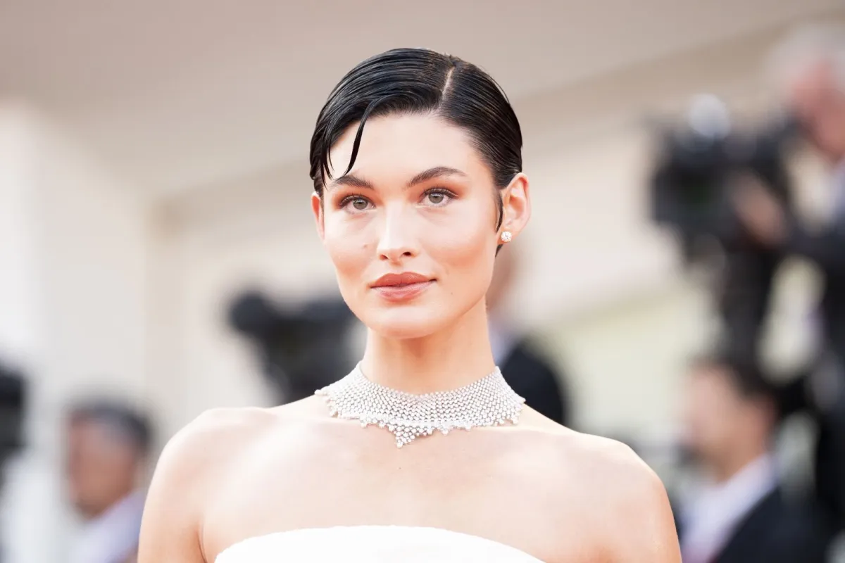 مكياج طبيعي تألقت به النجمات في فينيسيا على مر السنوات