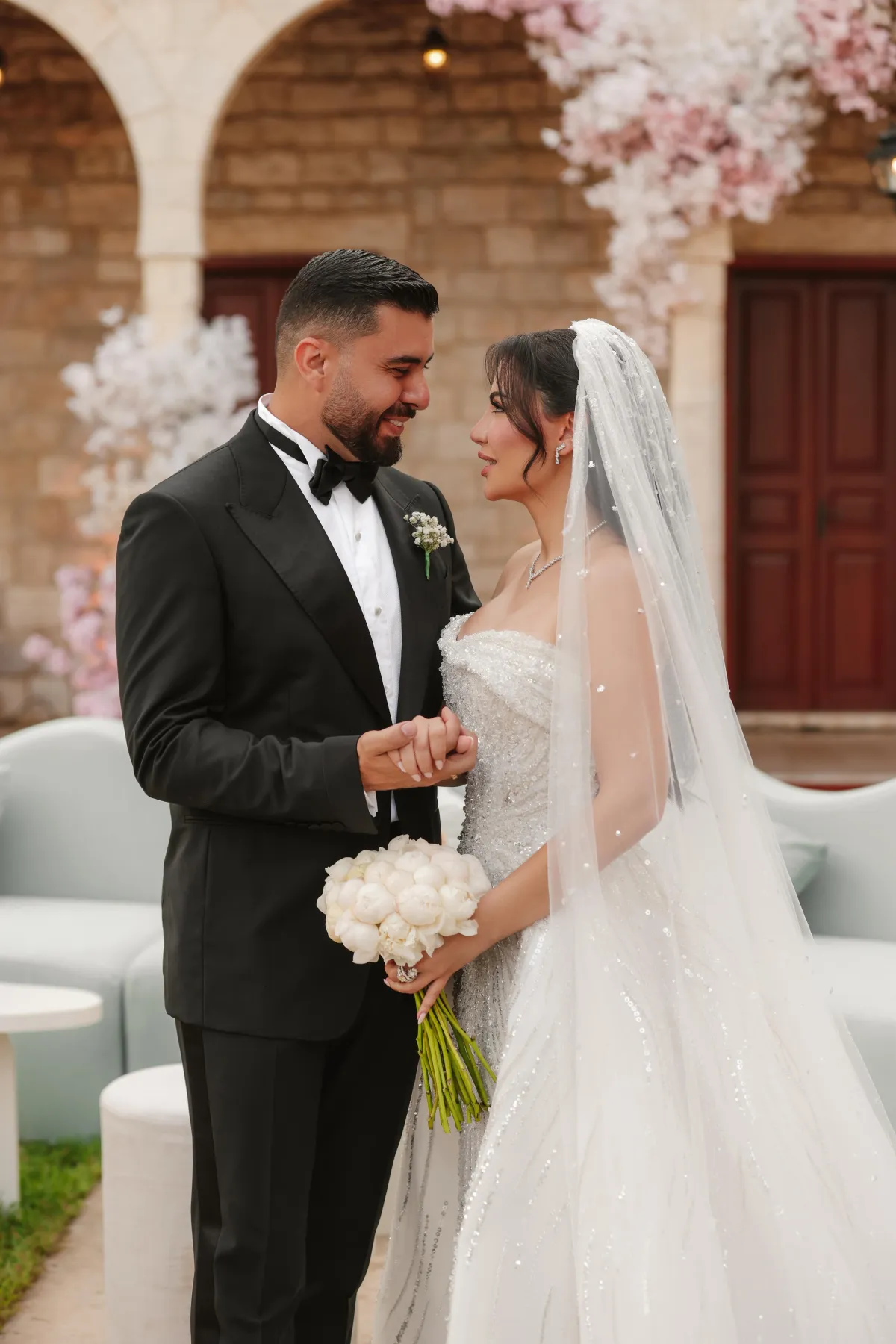 جلسة التصوير الرسمية لحفل زفاف ستار سعد وعروسه هاجر - الصورة من مكتبه الصحفي