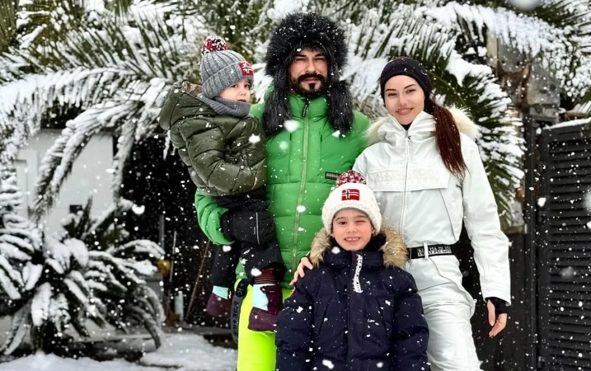 فهرية أفجان وزوجها بوراك أوزجيفيت وولداهما كاران وكيريم- الصورة من حسابها على إنستغرام