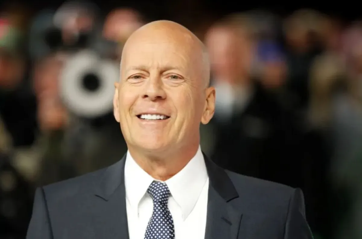 بروس ويليس في وسط لندن (Bruce Willis in central London). مصدر الصورة: Tolga AKMEN / AFP