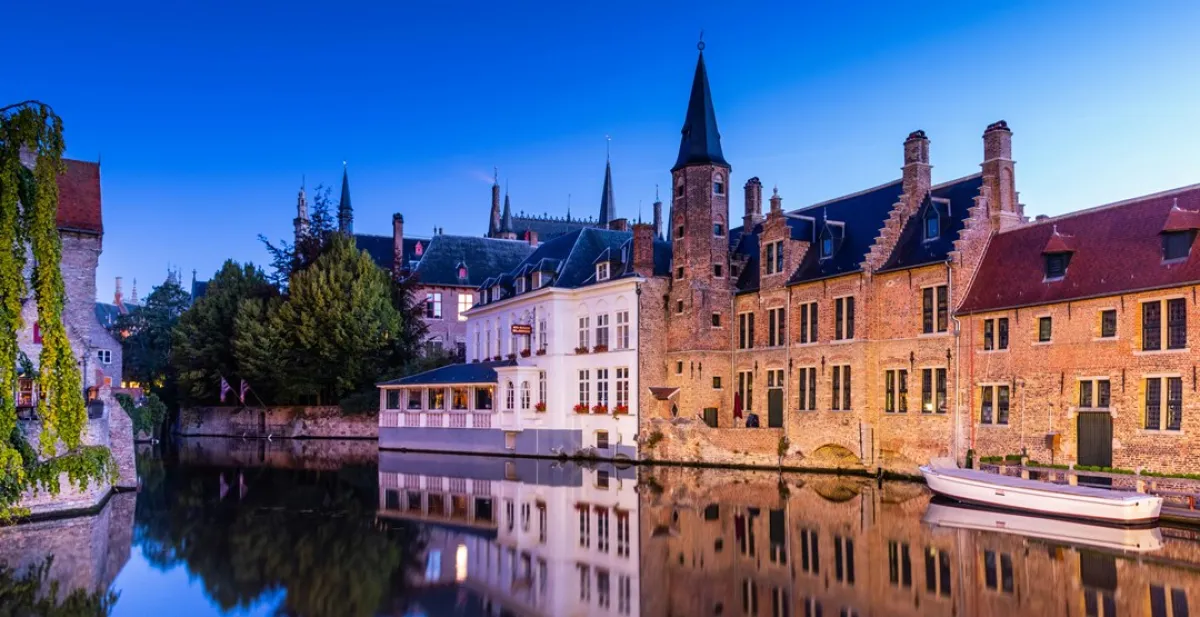 متعة السياحة في بروج