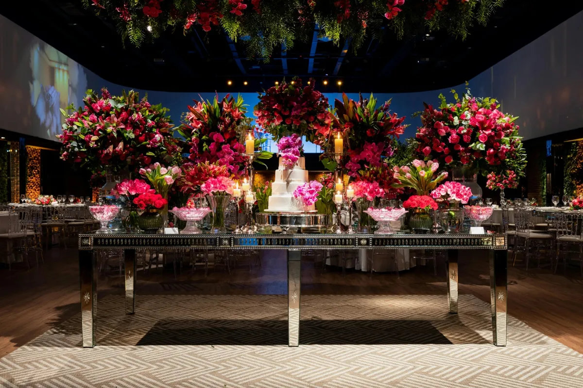 ديكورات عصرية في حفل الزفاف