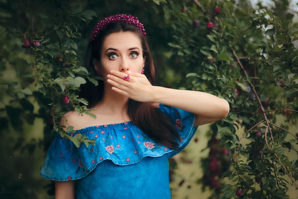 سيدة تعاني من الحازوقة 