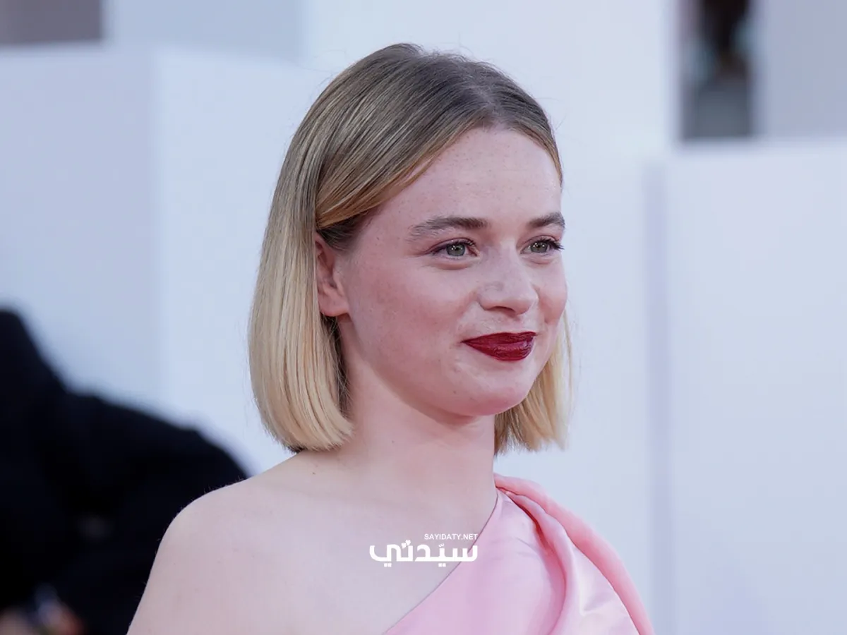 لونا ويدلر Luna Wedler في مهرجان فينيسيا السينمائي_ تصوير يوسف بوهوش خاص لسيدتي 