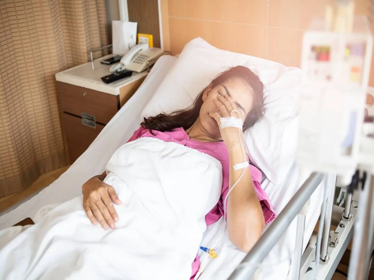 صورة لأم بعد الولادة القيصرية