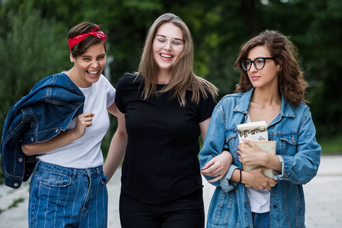 الانتقال من المدرسة إلى الجامعة هو عبور نحو مرحلة النضج والاستقلالية-المصدرfreepik