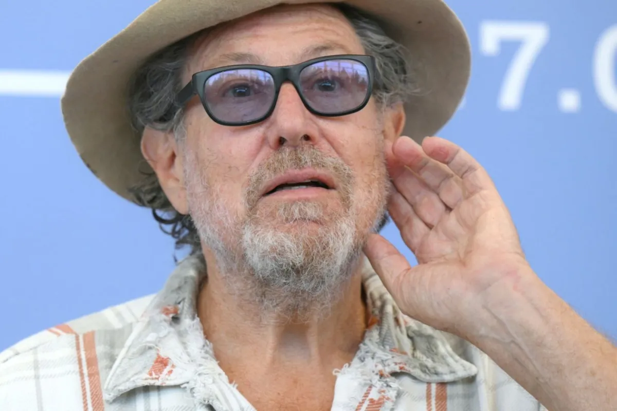 جوليان شنابل Julian Schnabel، من مهرجان فينيسيا 2025. مصدر الصورة: Tiziana FABI / AFP
