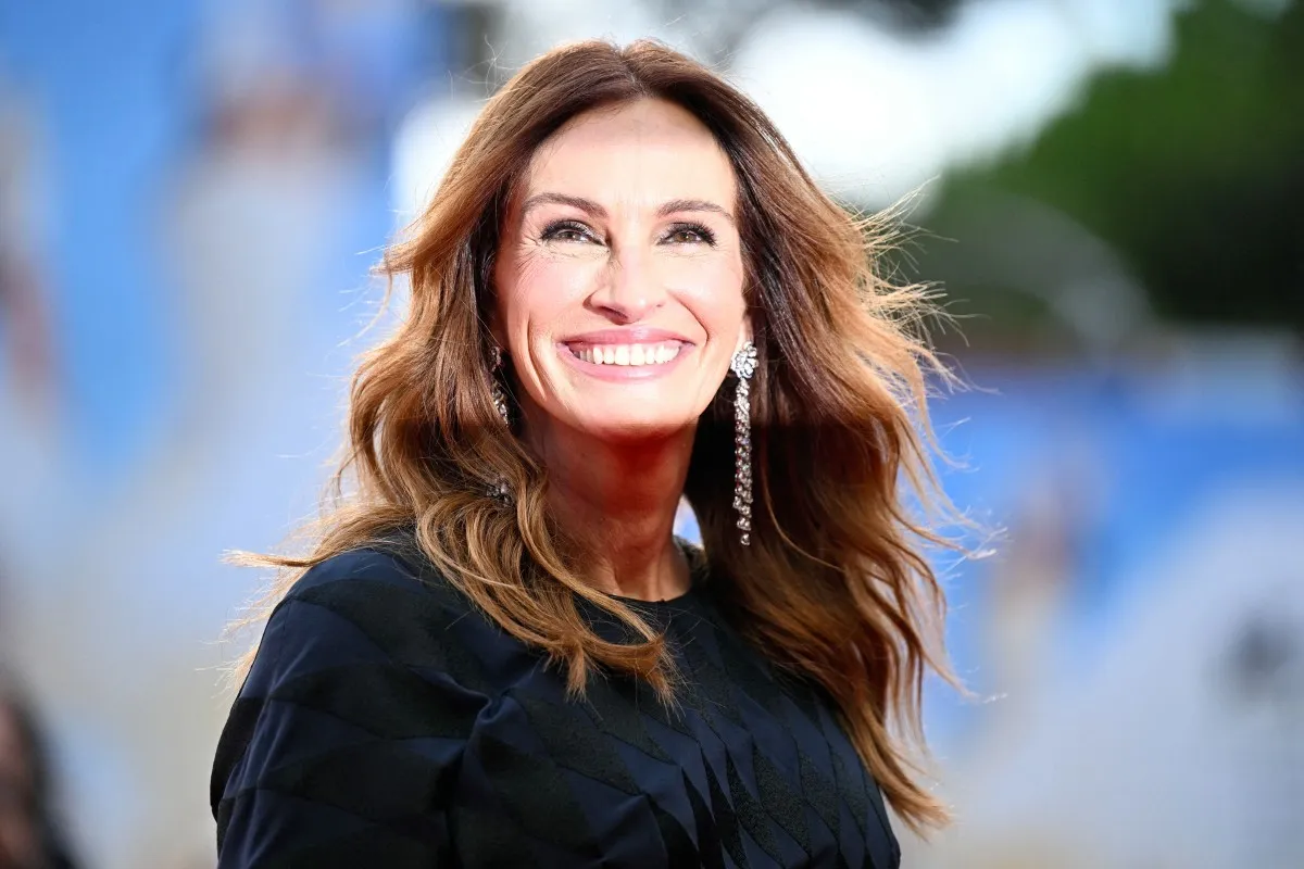 جوليا روبرتس للمرأة الأولى في مهرجان فينيسيا السينمائي - Julia Roberts at the 82nd International Venice Film Festival- مصدر الصورة Tiziana FABI / AFP