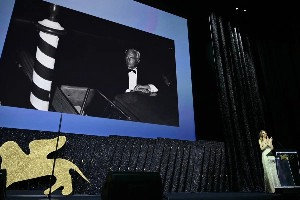 إيمانويلا فانيلي Emanuela Fanelli، من حفل توزيع جوائز مهرجان فينيسيا السينمائي 2025. مصدر الصورة: Tiziana FABI / AFP