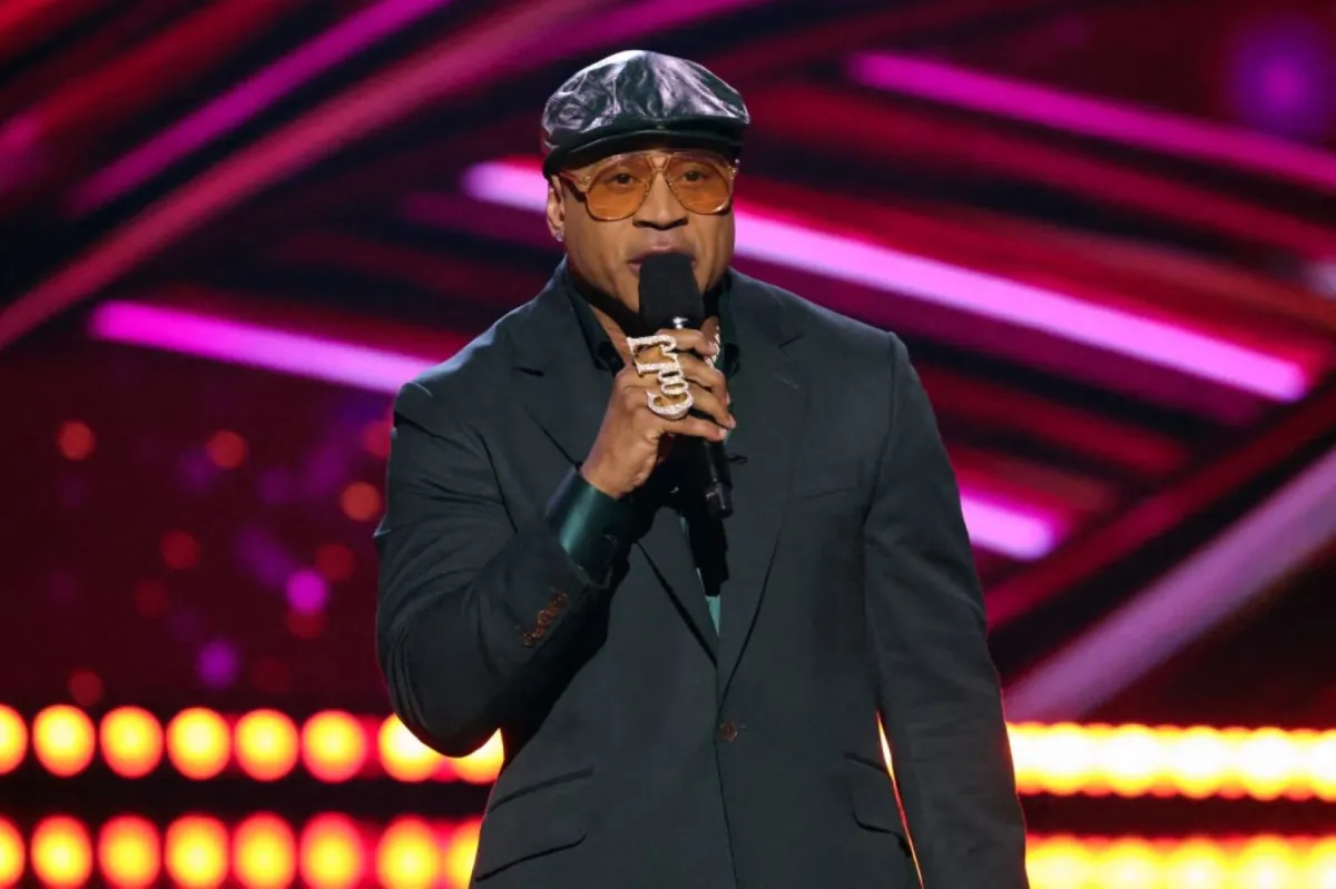 إل إل كول جيه في مسرح دولبي في لوس أنجلوس، كاليفورنيا (LL Cool J at Dolby Theatre in Los Angeles, California). مصدر الصورة: KEVIN WINTER / GETTY IMAGES NORTH AMERICA / Getty Images via AFP