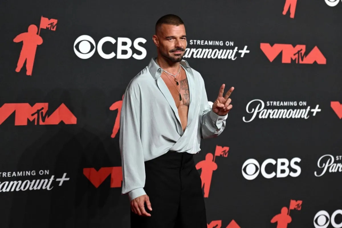 ريكي مارتن Ricky Martin حفل توزيع جوائز إم تي في للفيديو الموسيقي. مصدر الصورة: Noam Galai/Getty Images for MTV/AFP