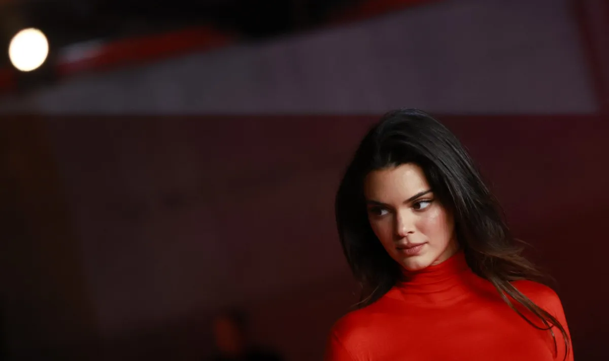 كيندال جينر Kendall Jenner - مصدر الصورة Photo by MICHAEL TRAN / AFP