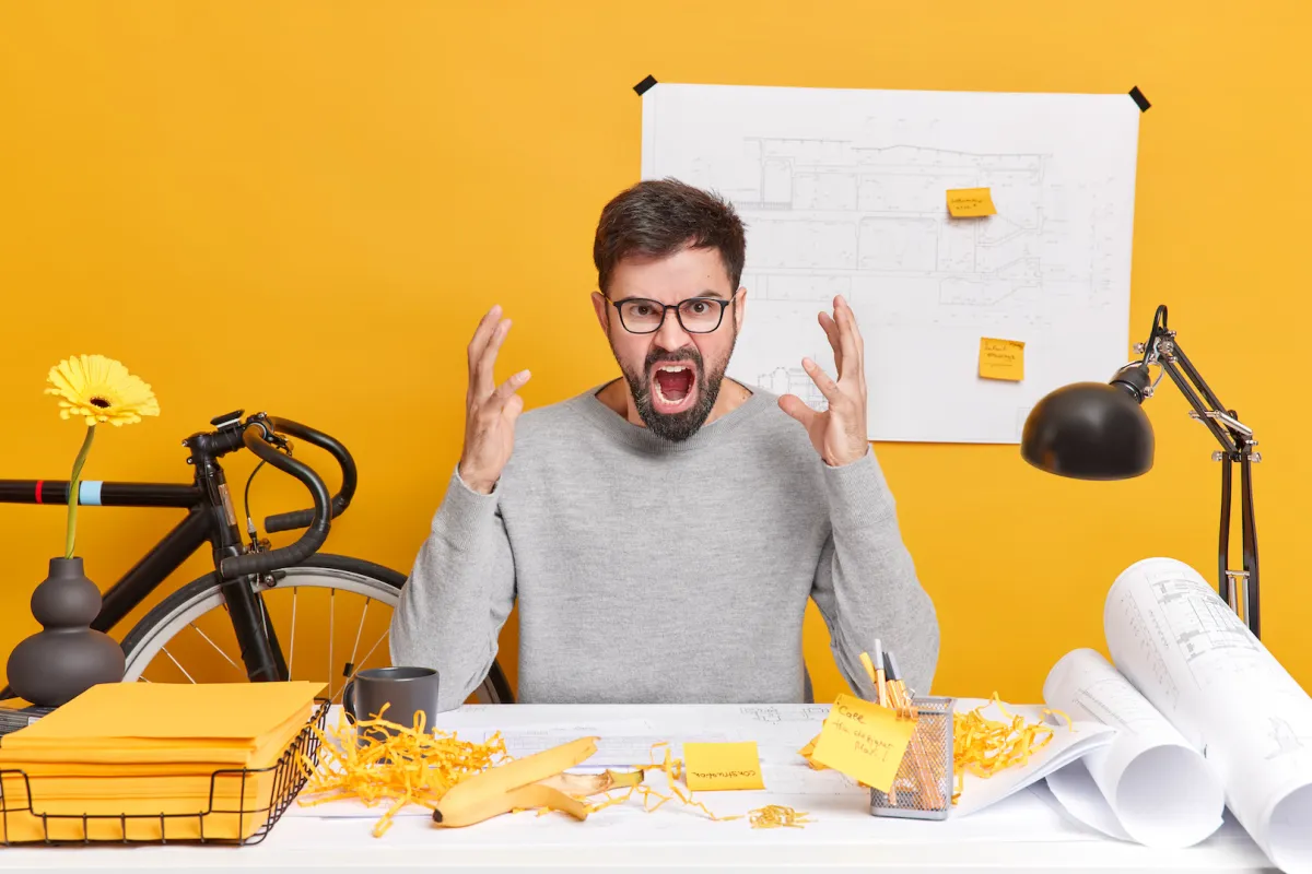 أسرار للتواصل الناجح مع المدير العصبي