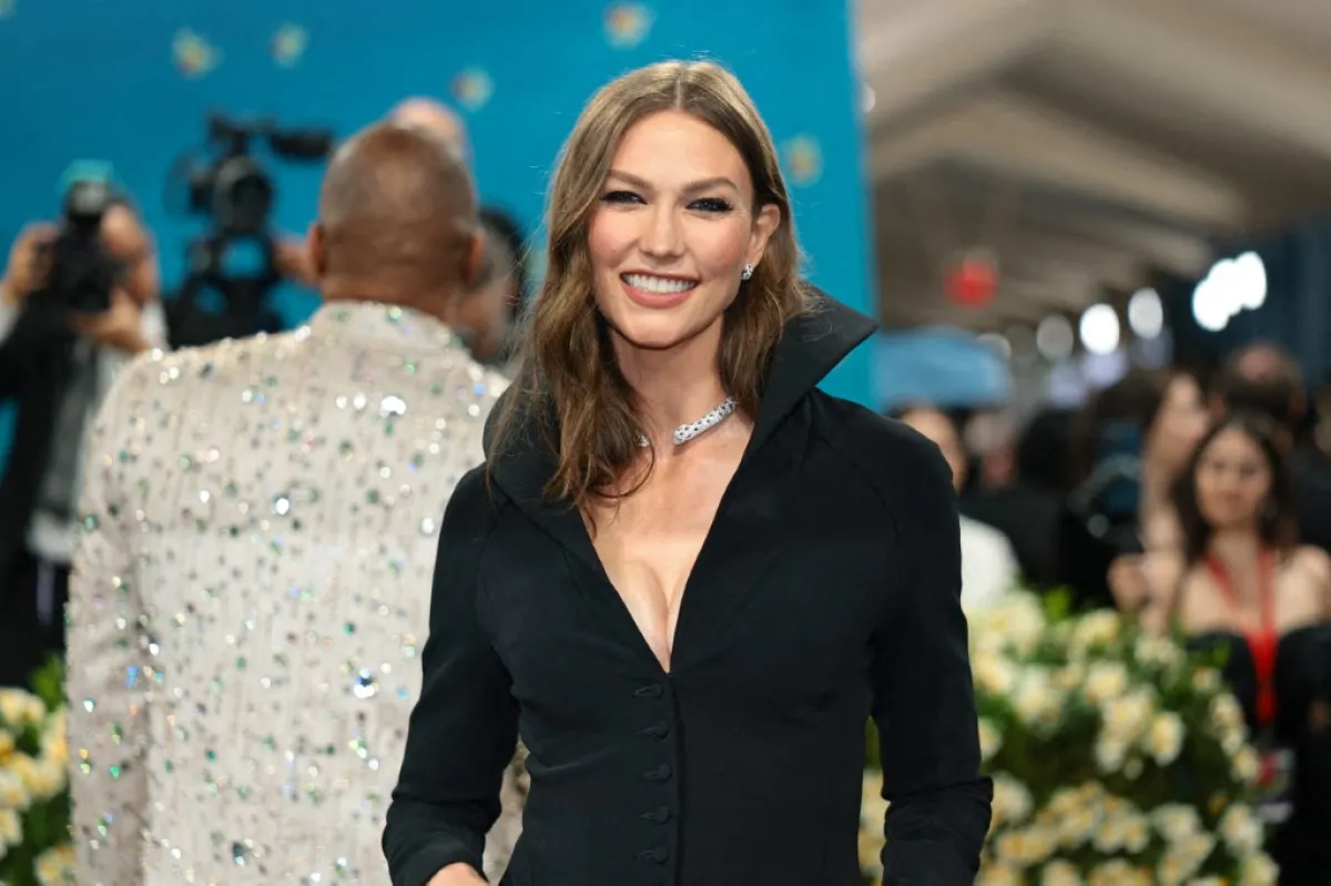 كارلي كلوس (Karlie Kloss) في حفل ميت غالا 2025. Dimitrios Kambouris/Getty Images for The Met Museum/Vogue/AFP 