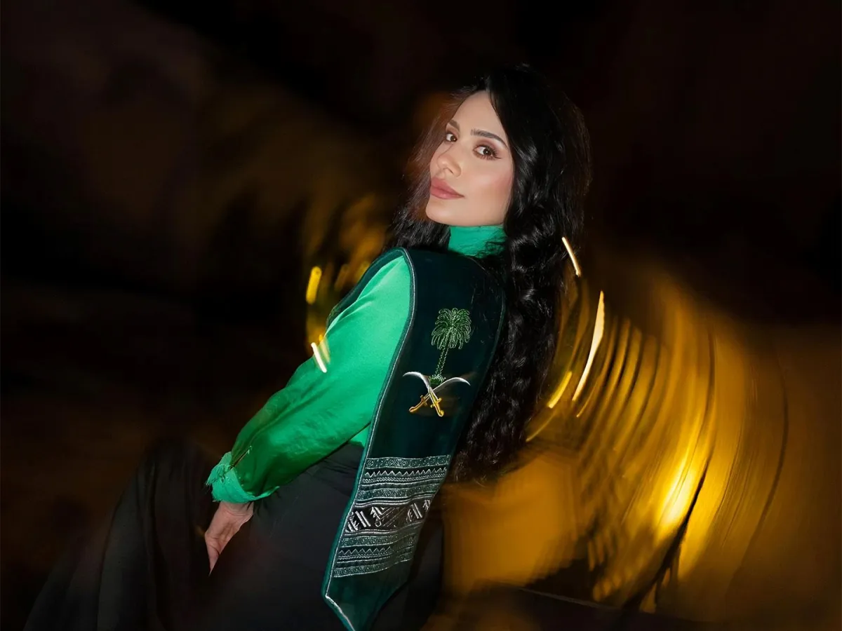 مكياج وشعر النجمات في اليوم الوطني السعودي 95