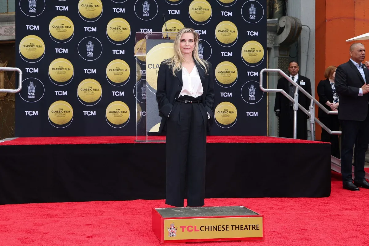 ميشيل فايفر في هوليوود (Michelle Pfeiffer in Hollywood). مصدر الصورة: VALERIE MACON / AFP