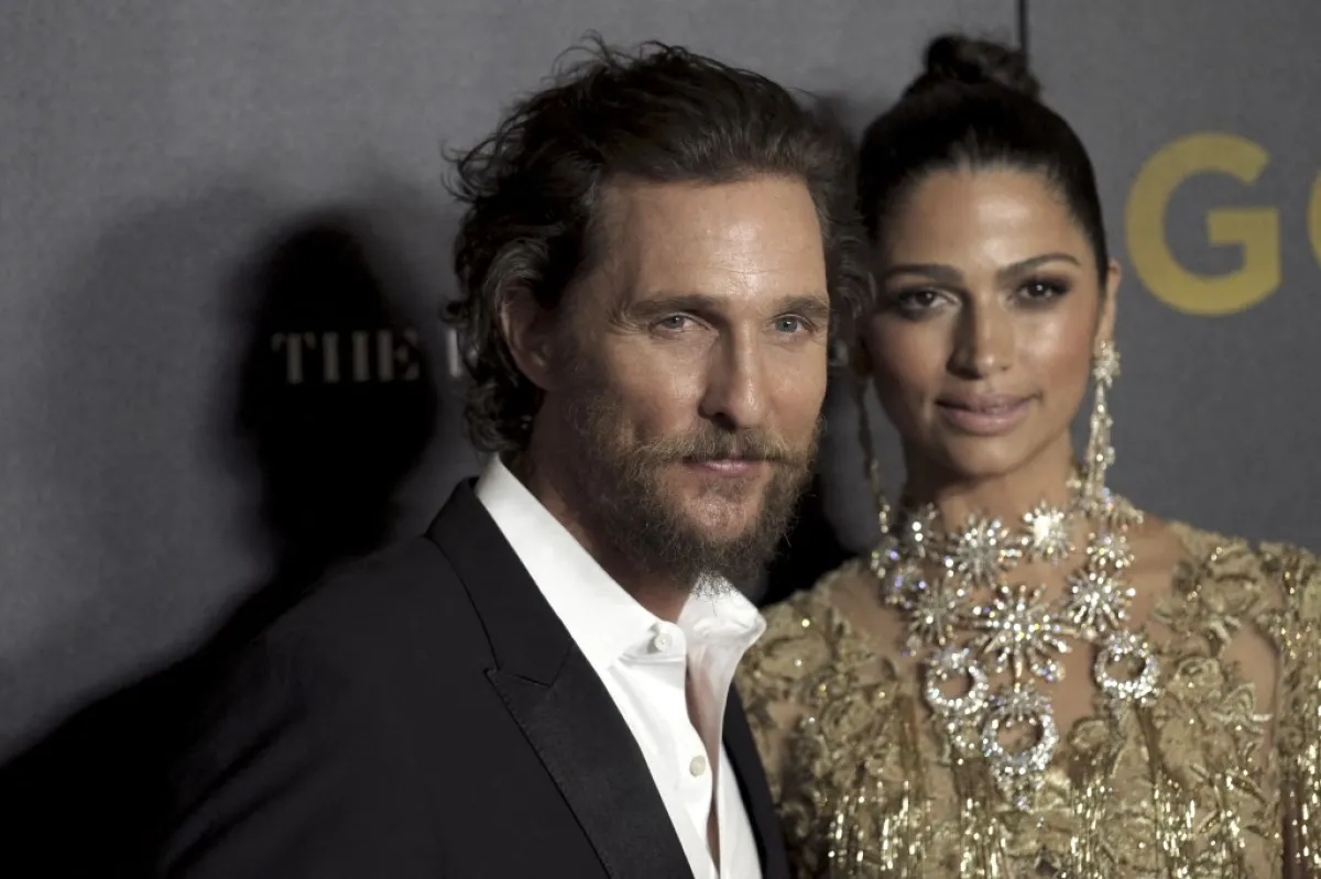 ماثيو ماكونهي وكاميلا ألفيز في نيويورك ( Matthew McConaughey and Camila Alves ). مصدر الصورة: Dimitrios Kambouris / GETTY IMAGES NORTH AMERICA / Getty Images via AFP