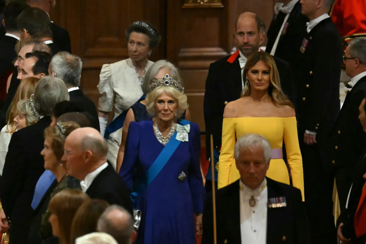 الملكة كاميلا والسيدة الأولى الأمريكية ميلانيا ترامب والأمير ويليام والأميرة آن (مصدر الصورة: الملكة كاميلا والملك تشارلز والرئيس دونالد ترامب وميلانيا ترامب (مصدر الصورة:   ANDREW CABALLERO-REYNOLDS / POOL / AFP)