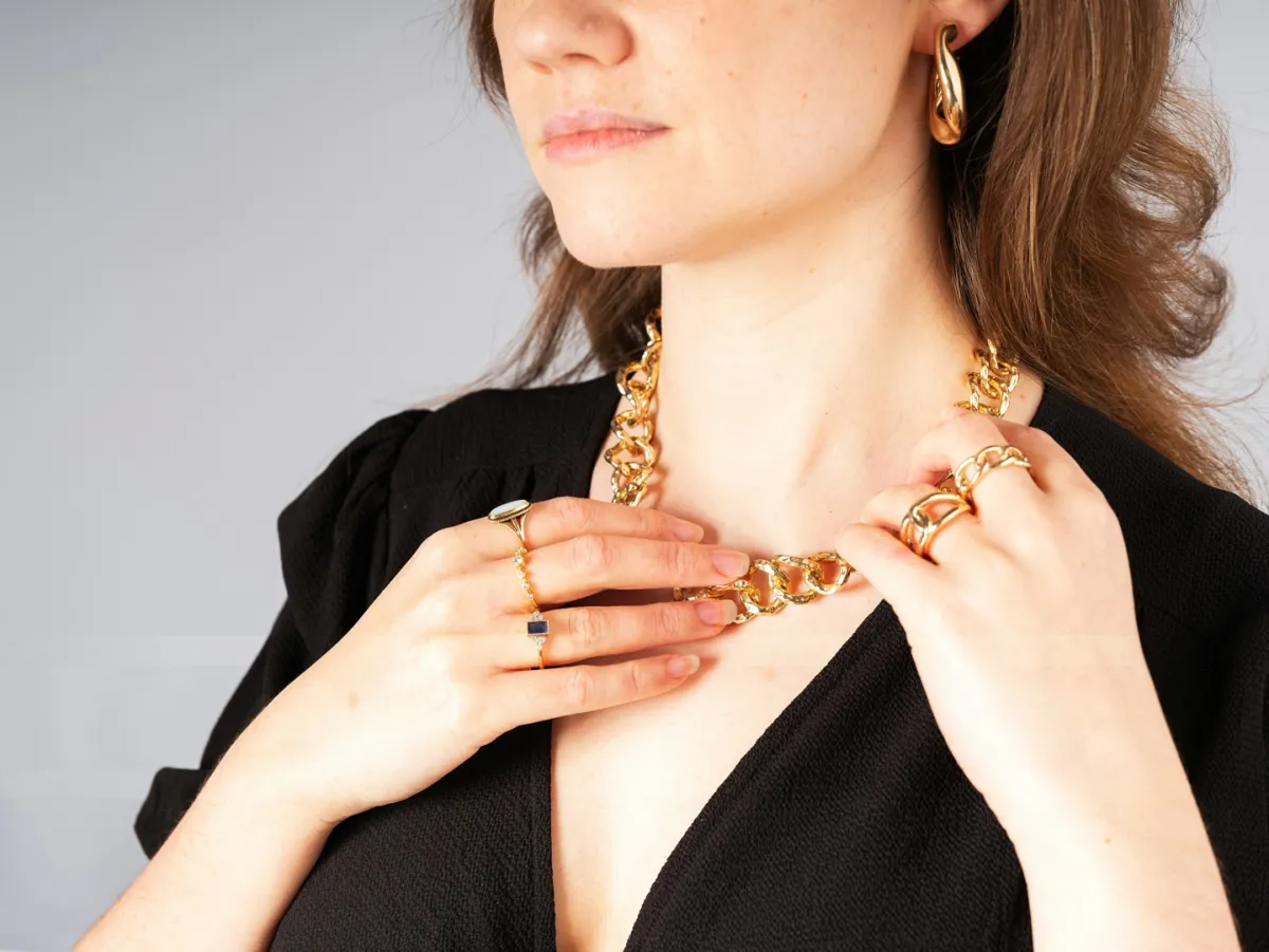 كيفية الحفاظ على مجوهرات ذهب لامعة