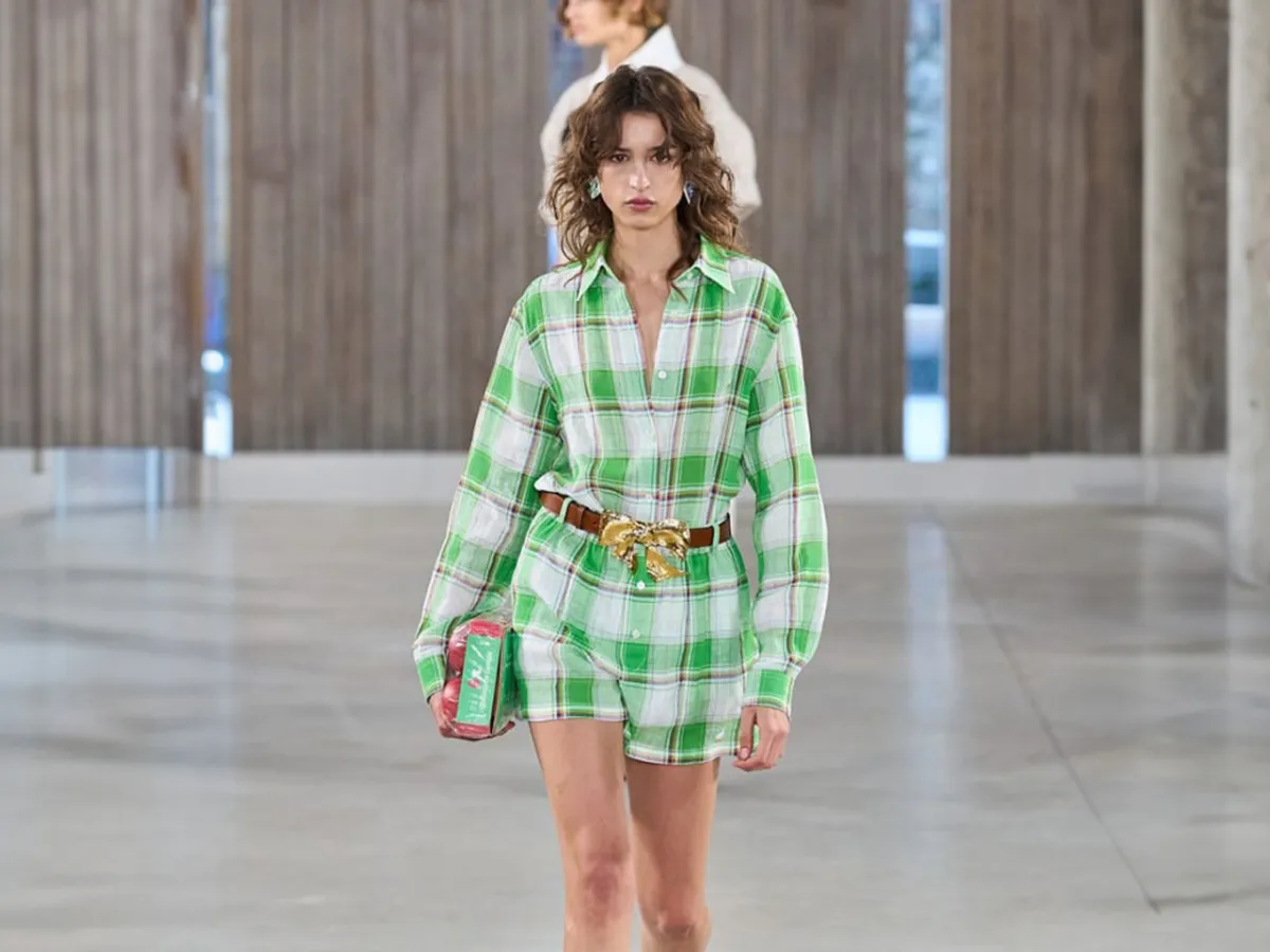 إطلالة من موسكينو Moschino -الصورة من Launchmetrics/Spotlight ©