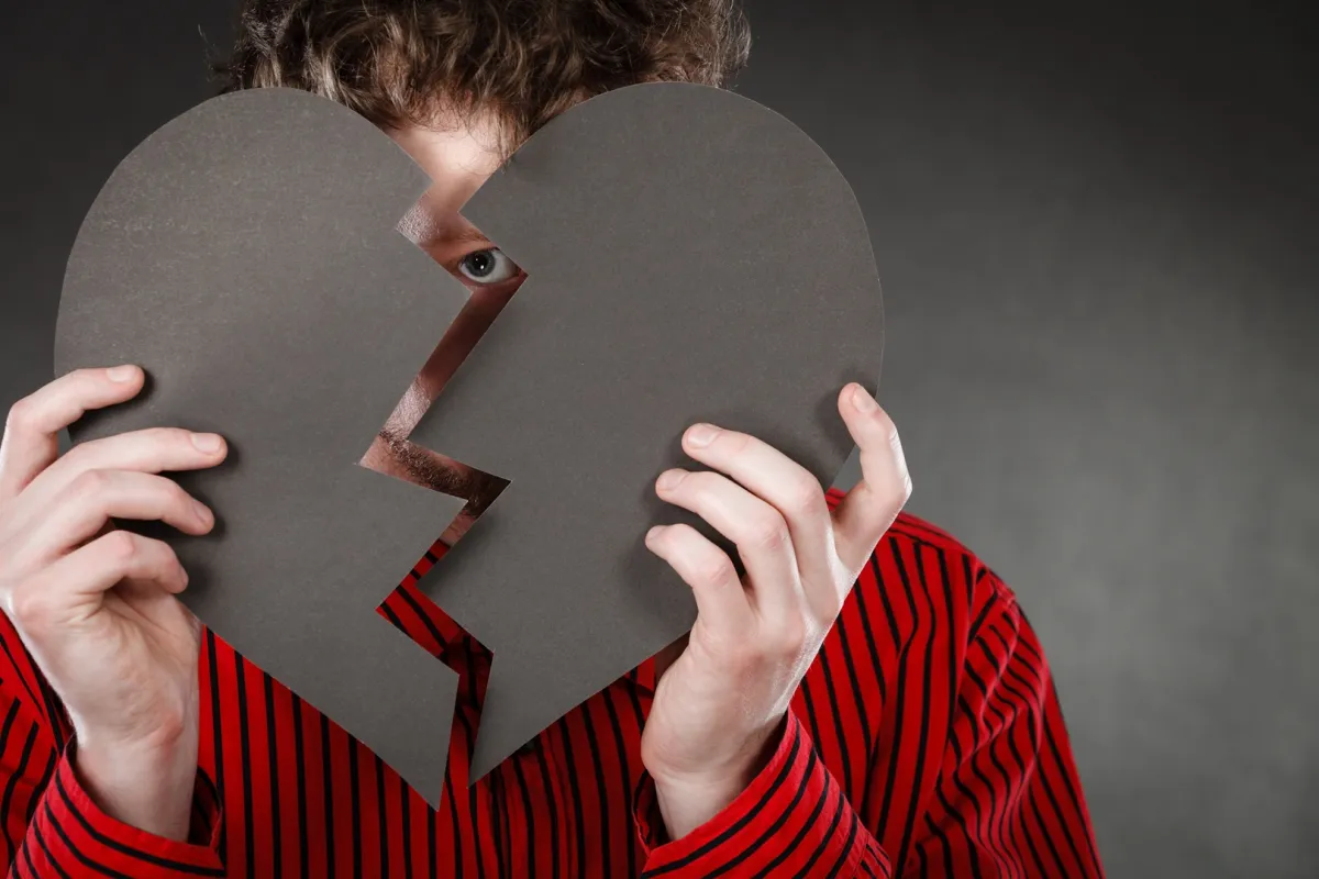  إخفاء الحب عند رجل العذراء