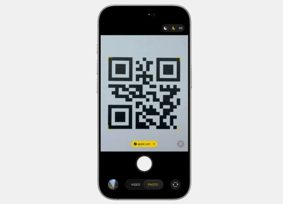 مسح رمز الاستجابة السريع الباركود في الآيفون - الصورة من الموقع الرسمي لـ"آبل"
