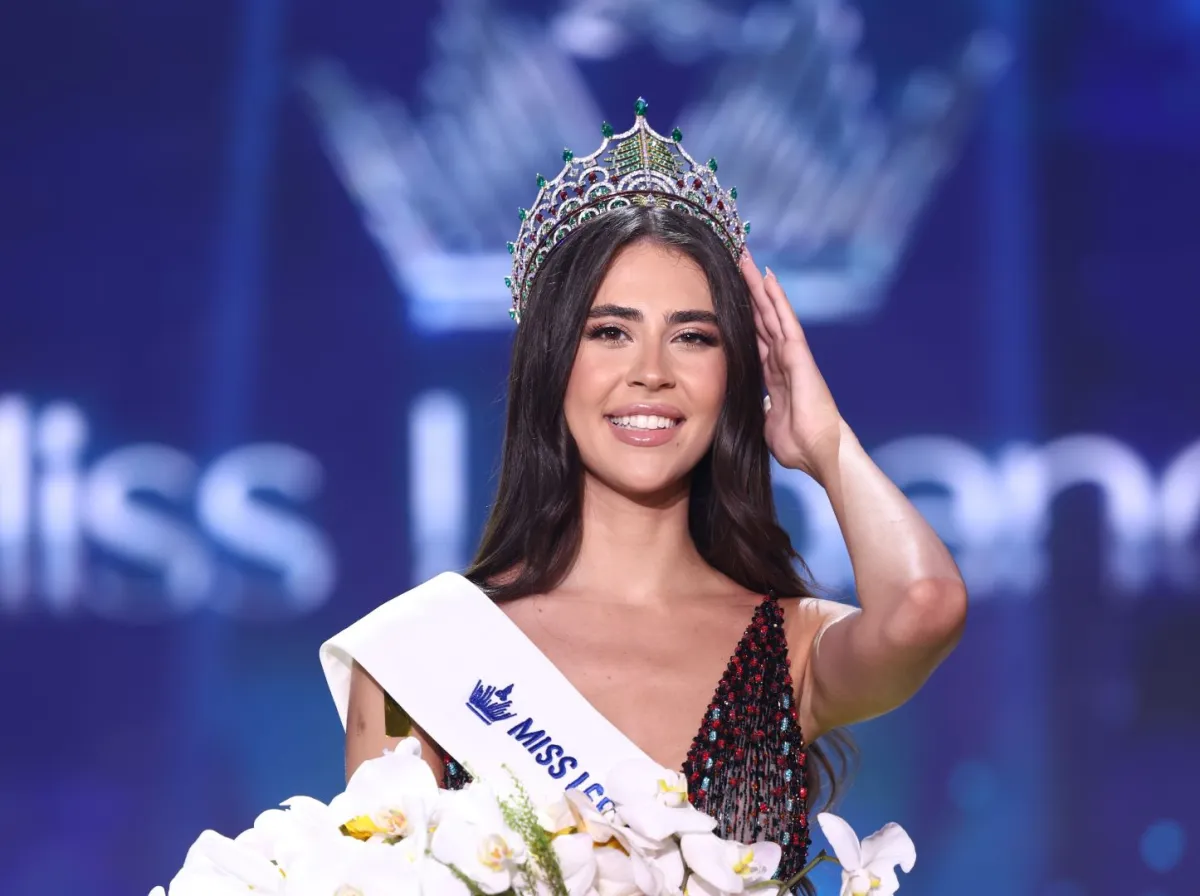 ملكة جمال لبنان المنتخبة بيرلا حرب